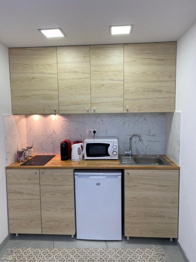 Garden Apartament Petrila Luaran gambar